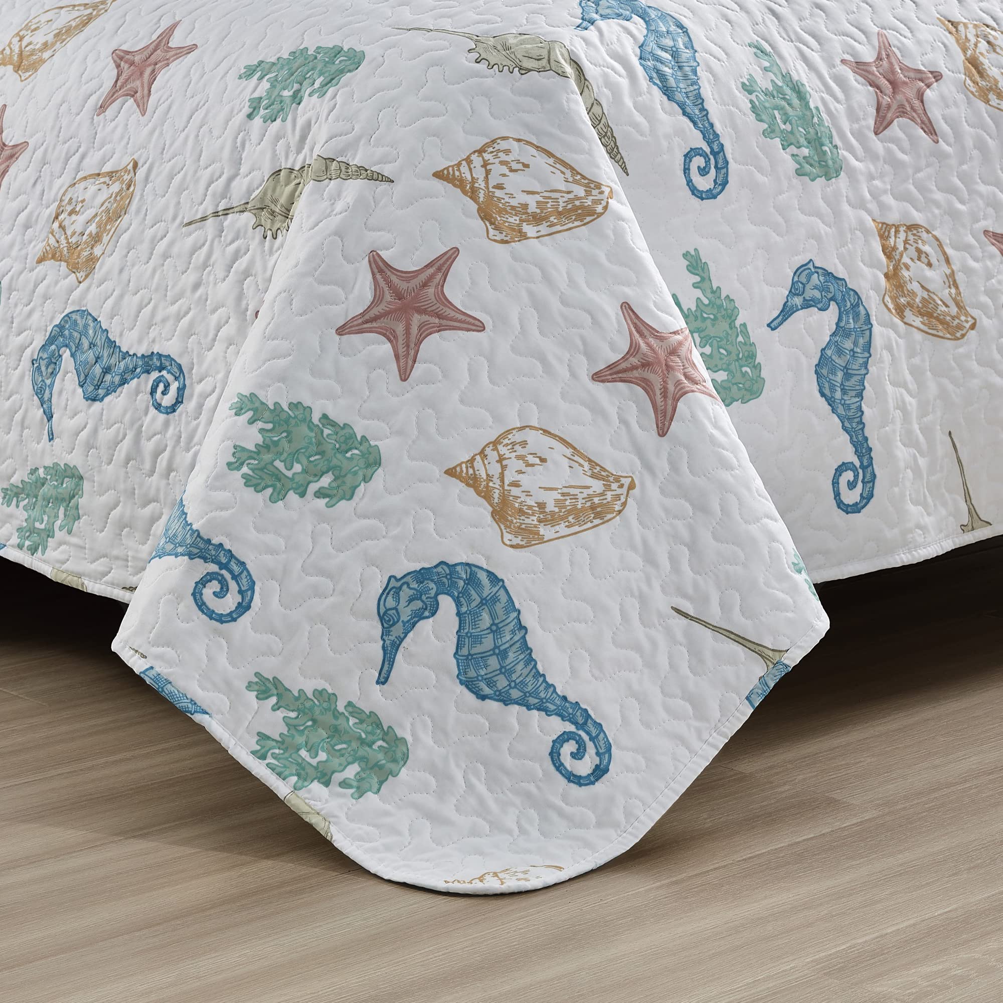Coastal Quilt Set with Shams